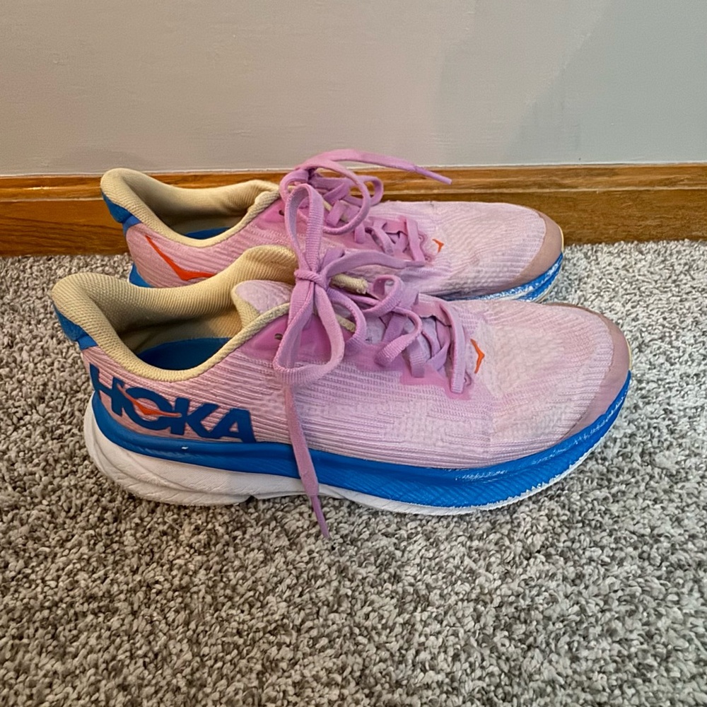 Hoka Girls Clifton 9 Pink Blue Shoes Size 4.5